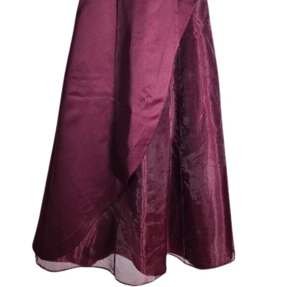 Vintage 2002 burgundy lace up back, evening, formal, party, ball, dress - Picture 4 of 7